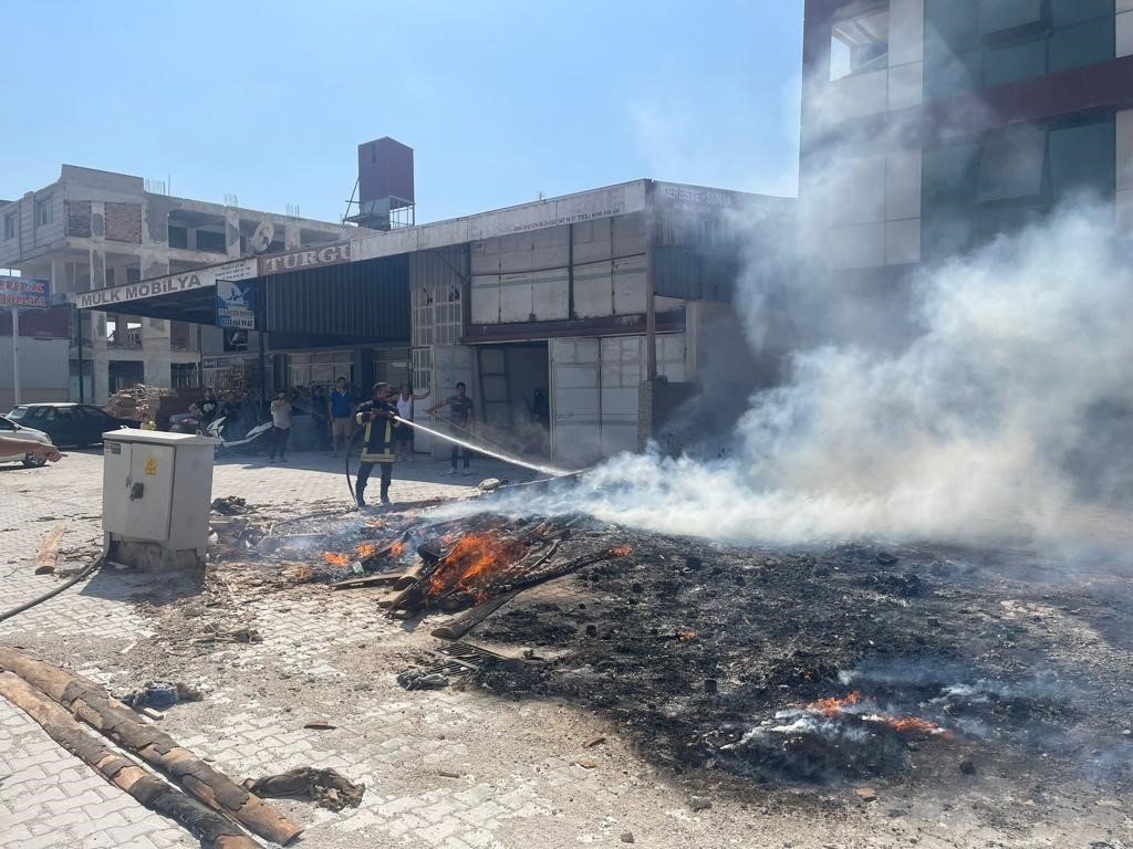 Antakya’nın farklı yerlerindeki yangınlar söndürüldü