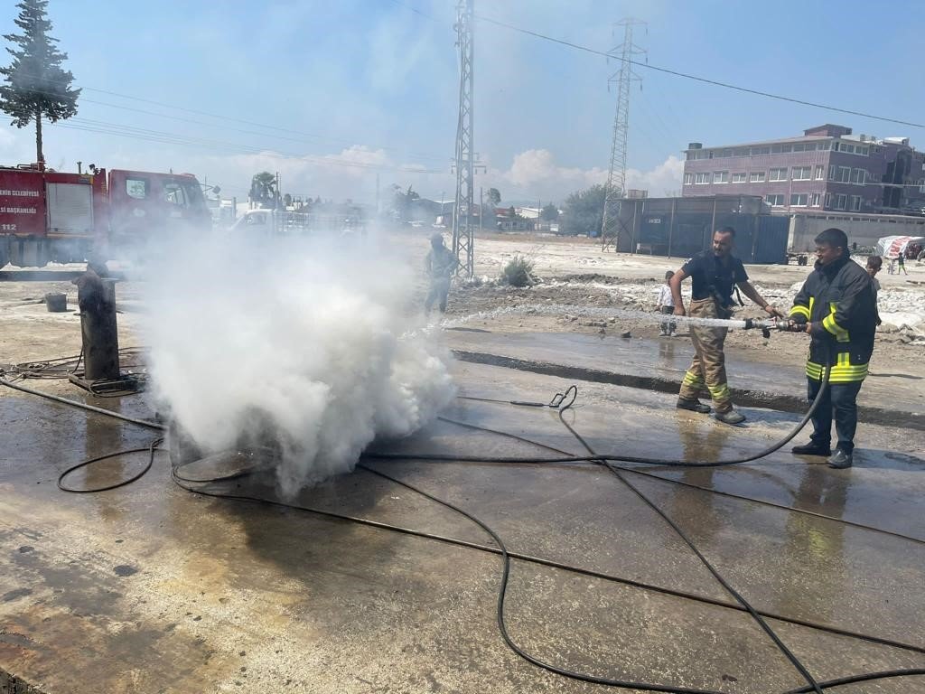 Antakya’nın farklı yerlerindeki yangınlar söndürüldü