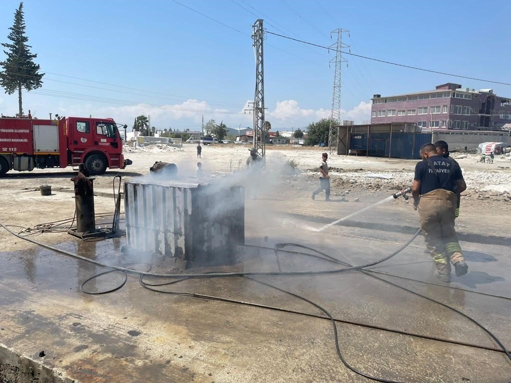 Antakya’nın farklı yerlerindeki yangınlar söndürüldü