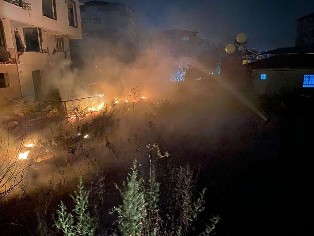 Ot yangını büyümeden söndürüldü