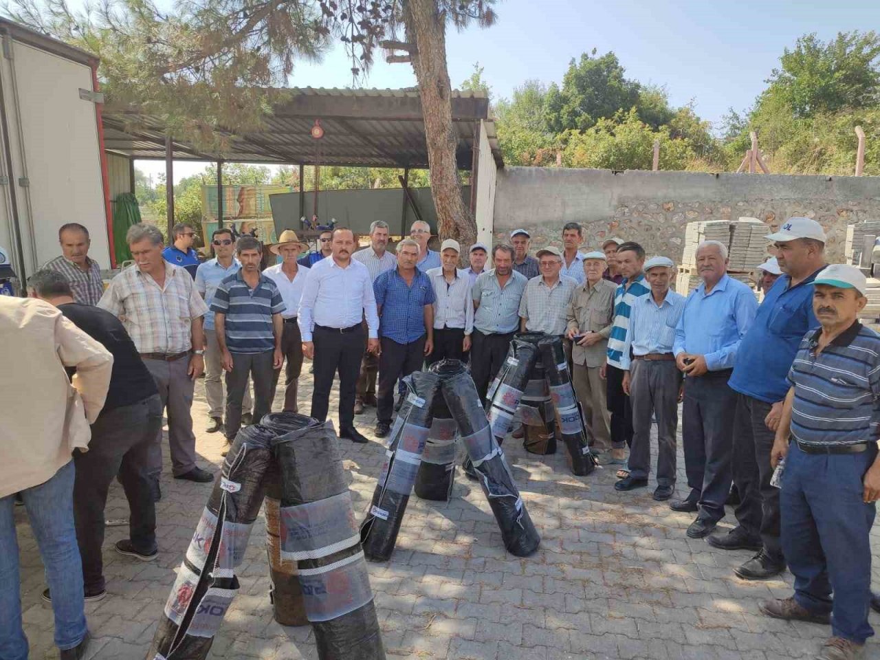 Manisalı 330 çiftçiye ücretsiz üzüm sergi bezi desteği