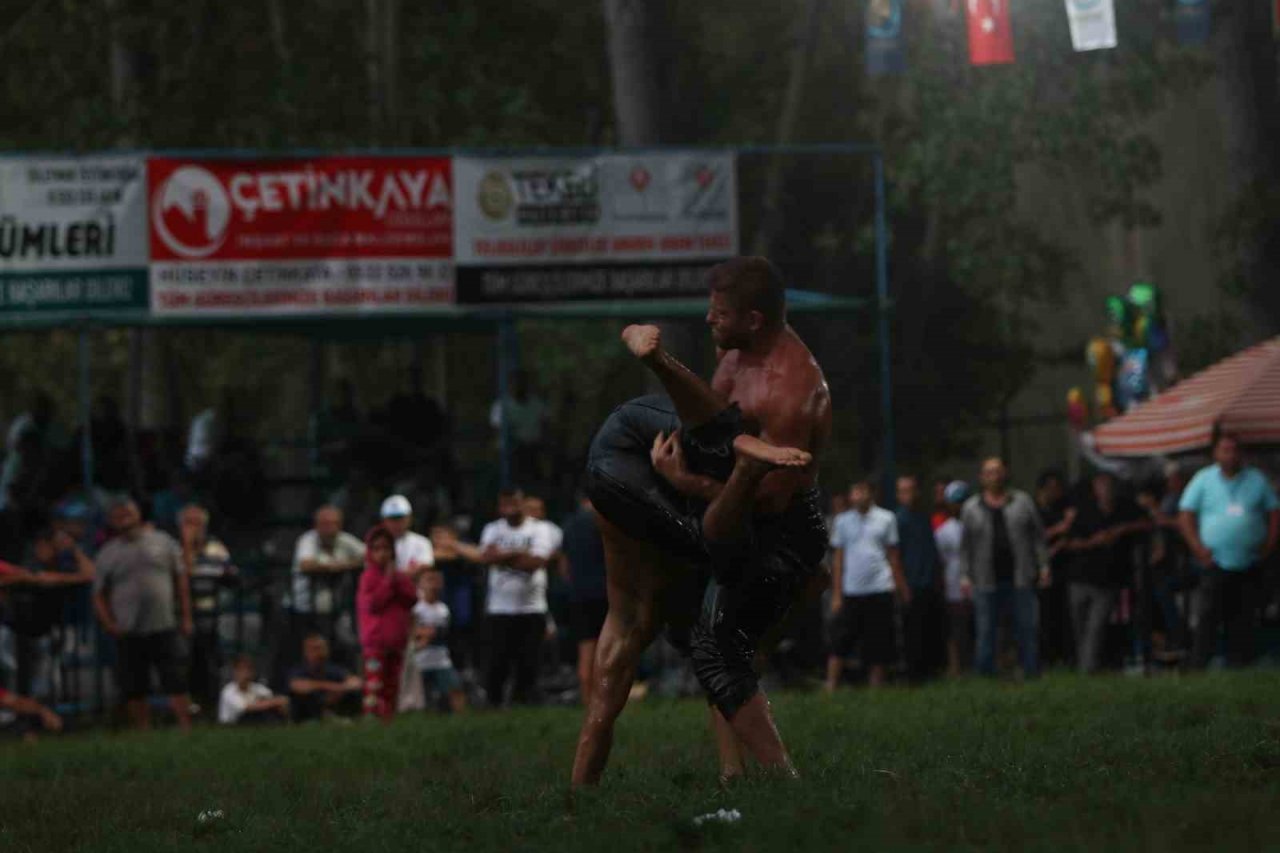 Geleneksel Yayla Seki Yağlı Güreşleri’ni ‘Balaban’ kazandı
