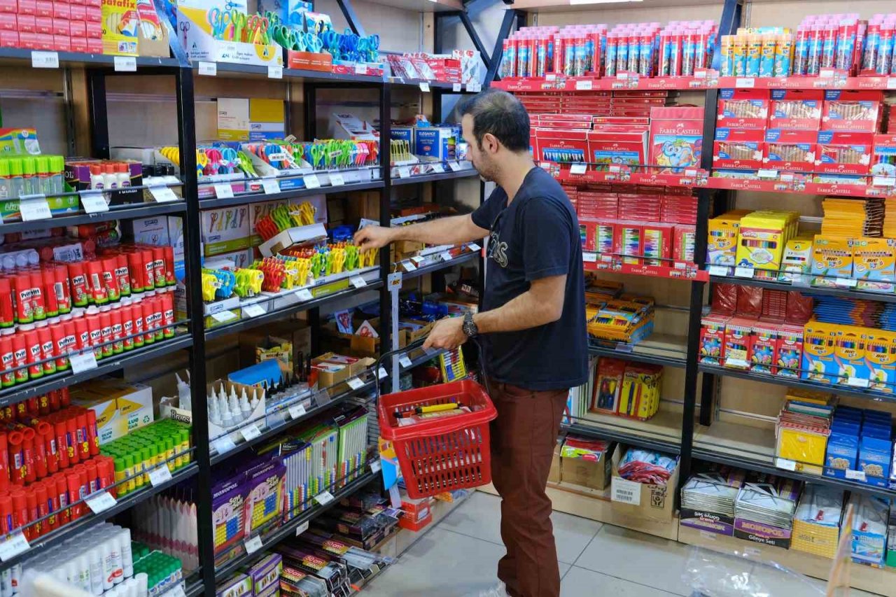 Kırtasiye alışverişi telaşı başladı
