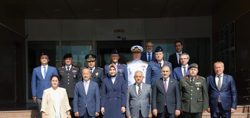 Başkan Zeybek: “Kent protokol üyeleri birlik ve beraberlik içinde çalışıyor”