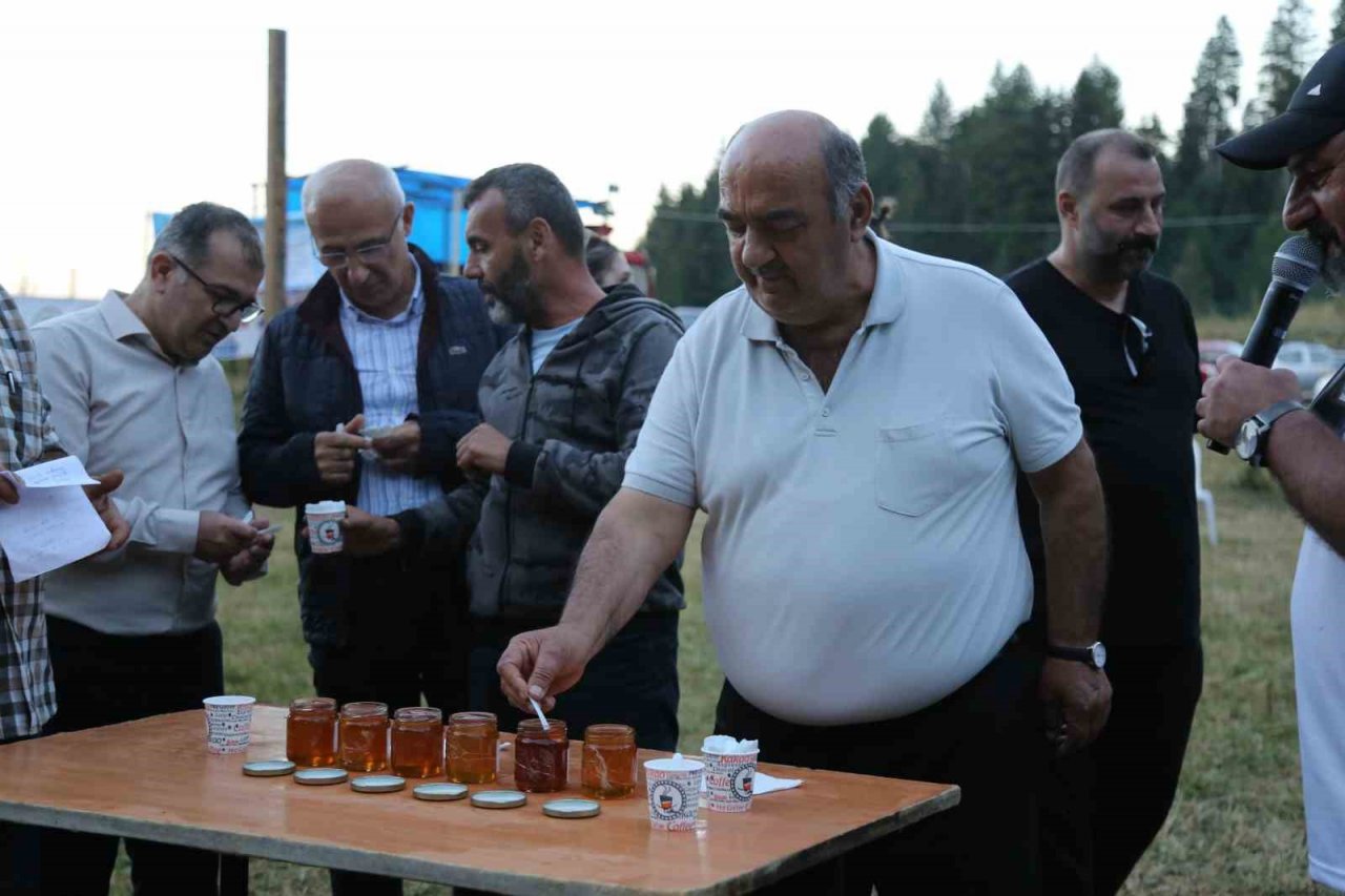 Artvin’de 1 kilo bal 55 bin liraya satıldı