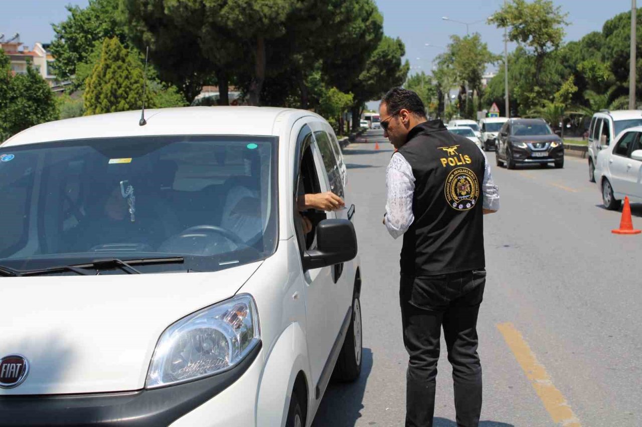 Drone destekli denetimlerde 2 saatte 33 araç cezadan kaçamadı
