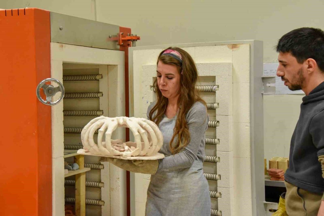 Bilecik’te seramik ve cam sihirli ellerde şekil buluyor