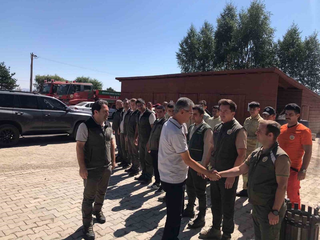 Orman Bölge Müdürü Şentürk, en çok örtü yangının çıktığı ilçeye gitti