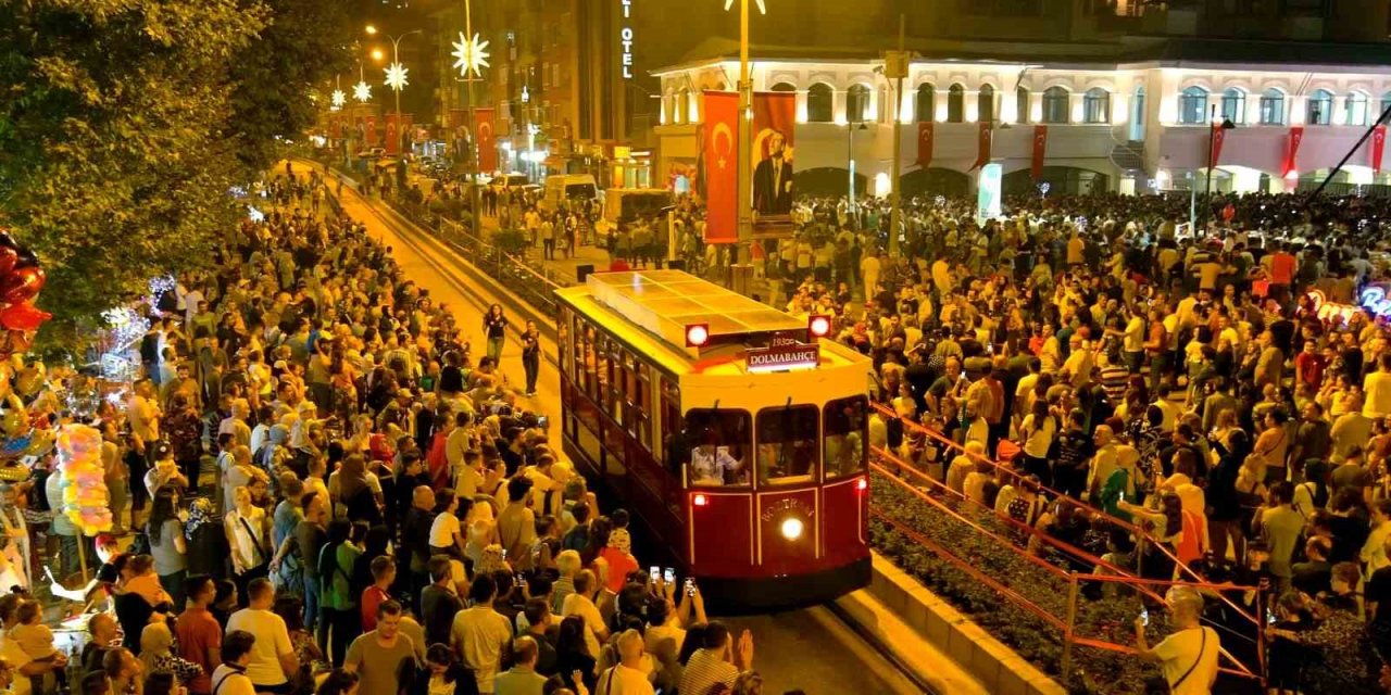 Bozüyük’te Boztram ve katlı yeraltı otoparkı hizmete girdi