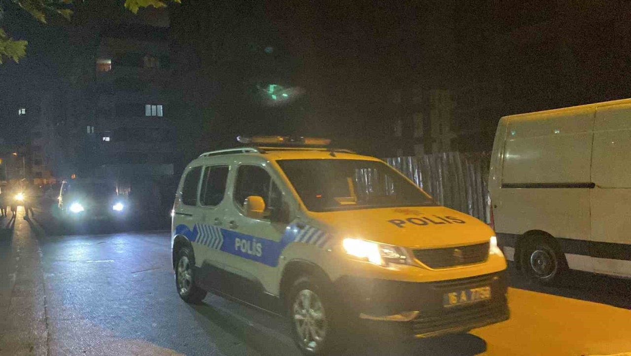 Merdiven boşluğunda 17 yaşında çocuk cesedi bulundu