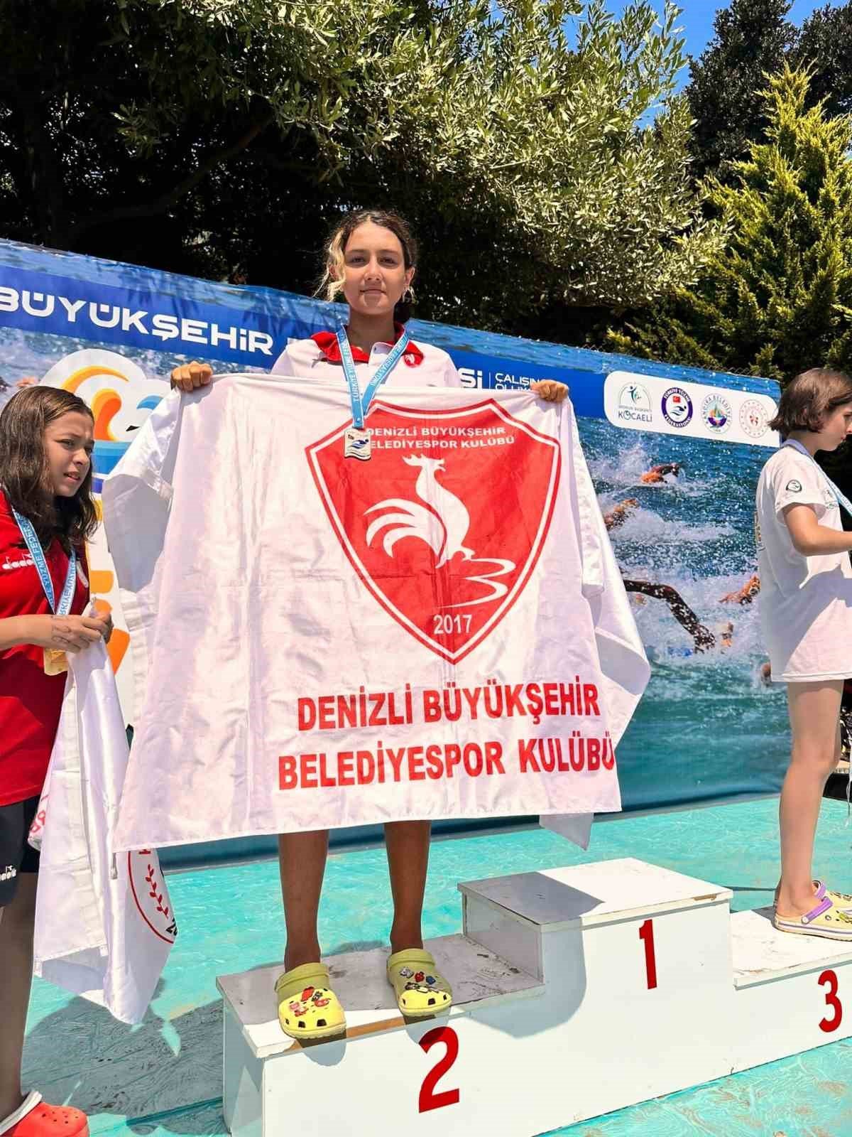 Denizlili yüzme takımından bir Türkiye şampiyonluğu daha