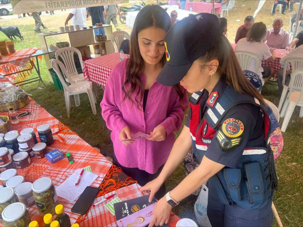 Çal festivalinde kadına yönelik şiddete karşı bilgilendirme yapıldı