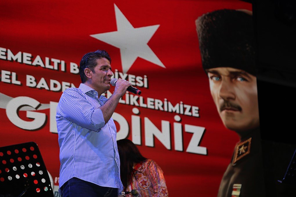 Döşemealtı Badem Şenlikleri, karnaval havasında yapıldı