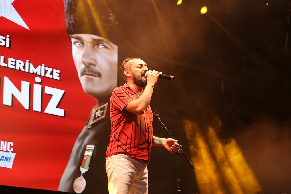 Döşemealtı Badem Şenlikleri, karnaval havasında yapıldı