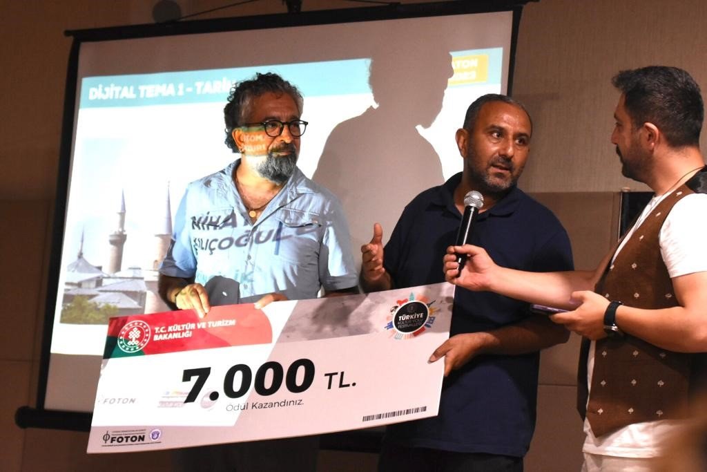 Nihat Kılıçoğulları’na “Tarih” fotoğrafı ödülü