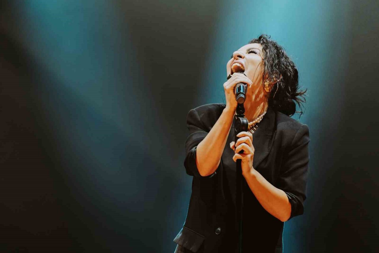 Fatma Turgut Erzurum’da hayranıyla buluştu