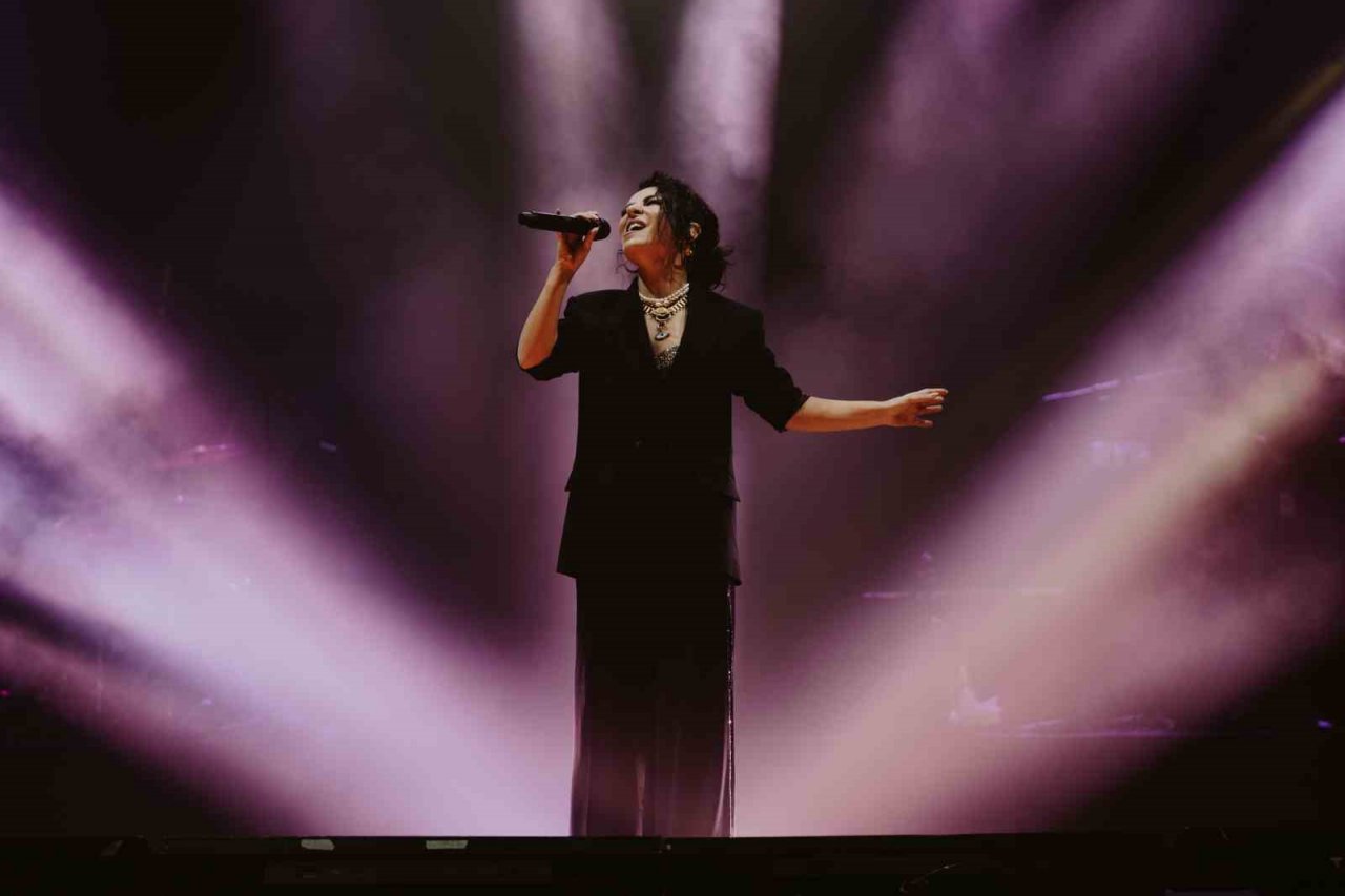 Fatma Turgut Erzurum’da hayranıyla buluştu