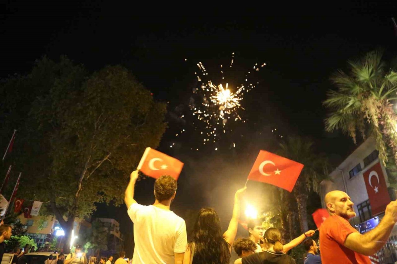 Fener alayı ve donanma bandosu konserine davet