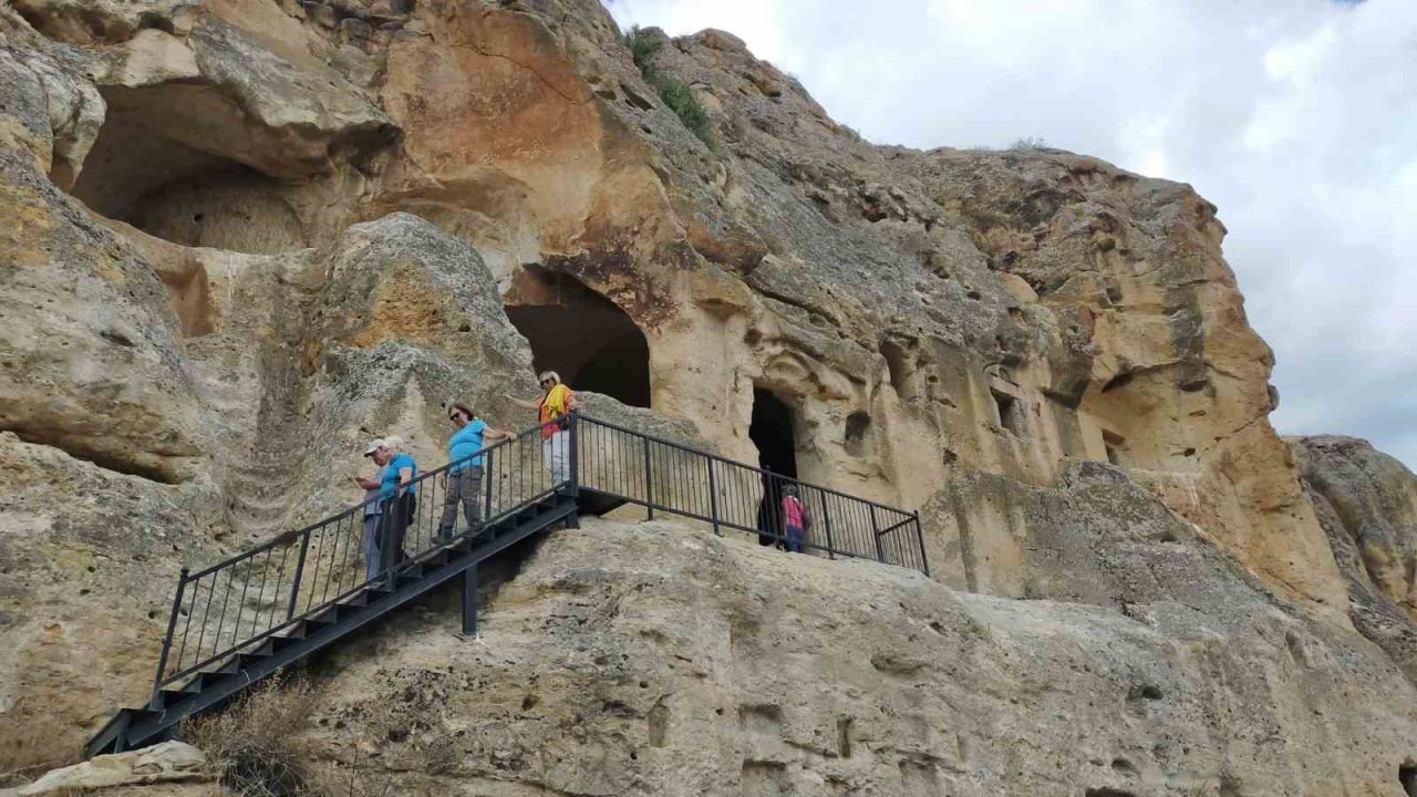 Gümüşhane, İzmirli doğaseverleri büyüledi