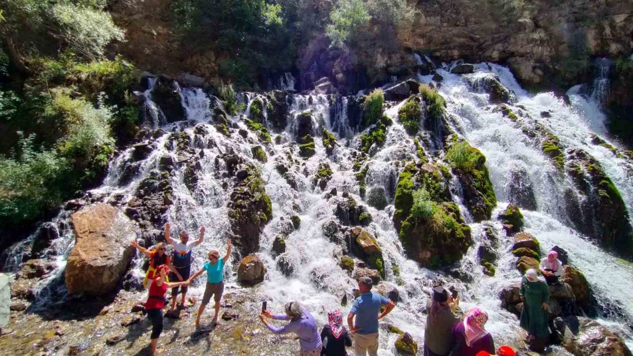 Gümüşhane, İzmirli doğaseverleri büyüledi