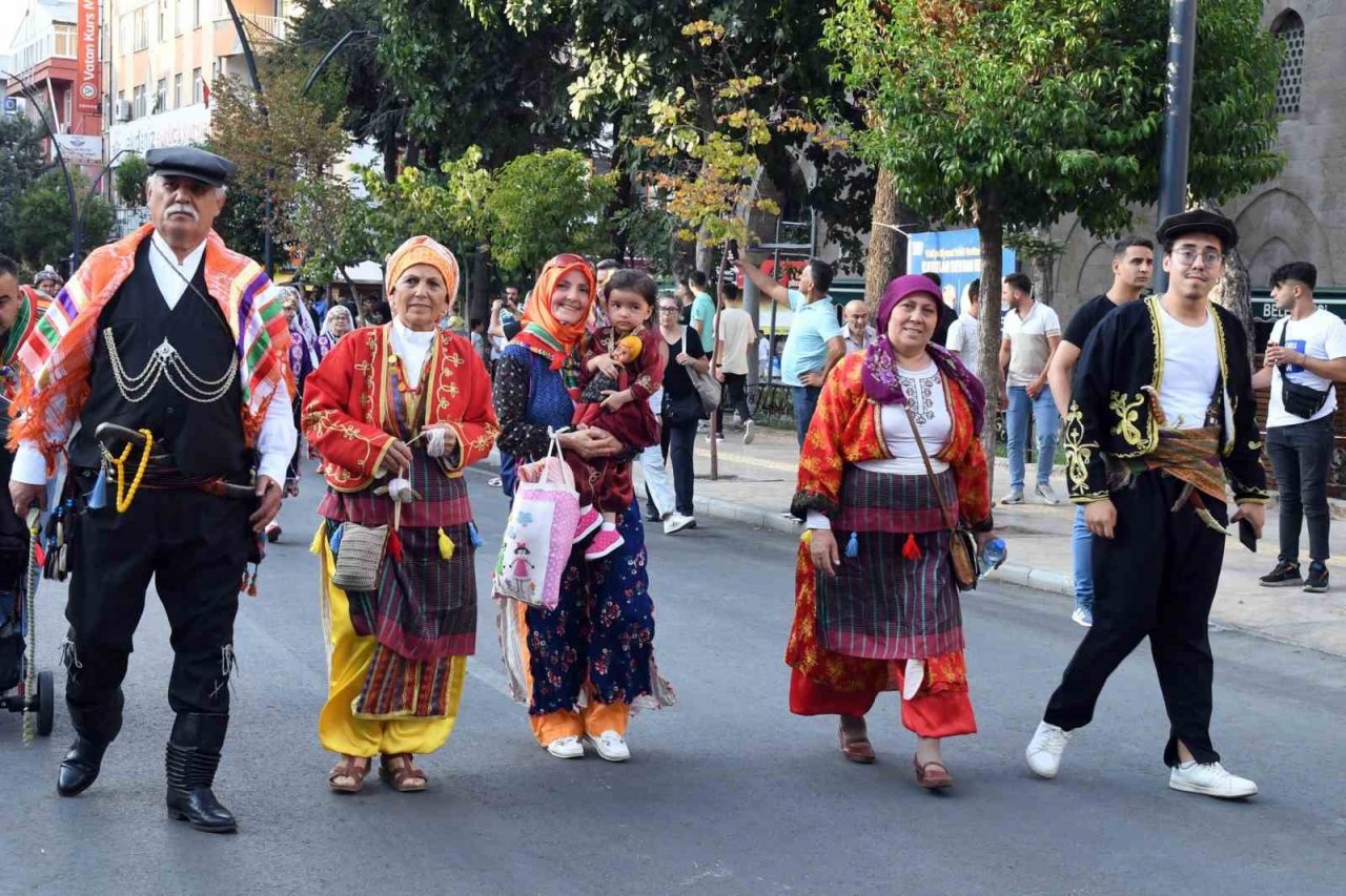 Isparta’da Yörükler şehir merkezine indi