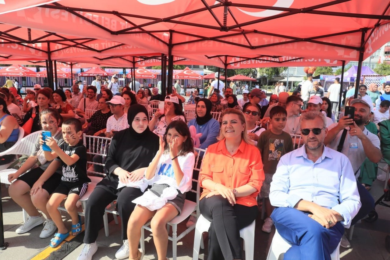 Tahsin Küçük, pişmaniye festivalinde sevenleriyle buluştu