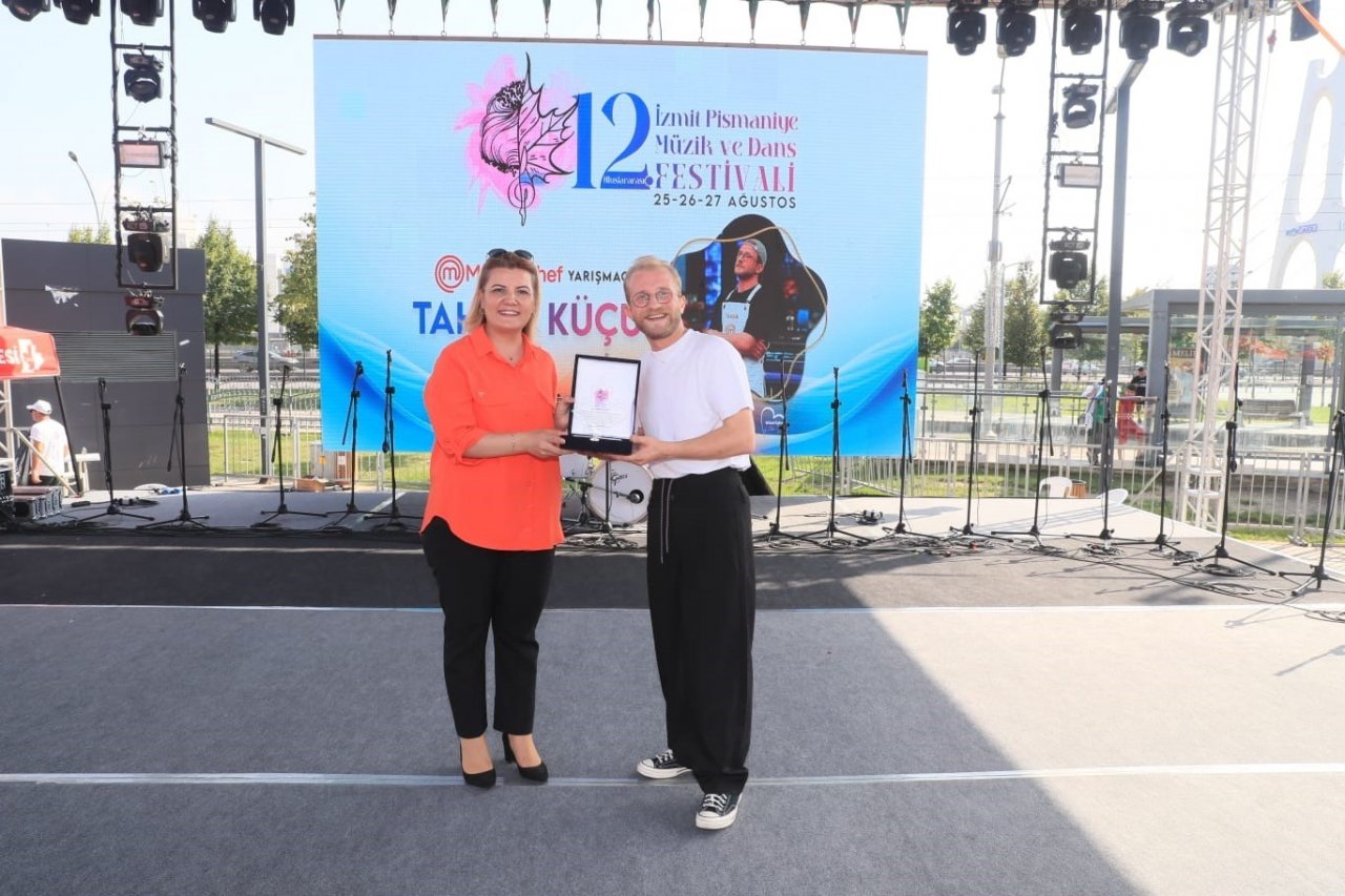 Tahsin Küçük, pişmaniye festivalinde sevenleriyle buluştu