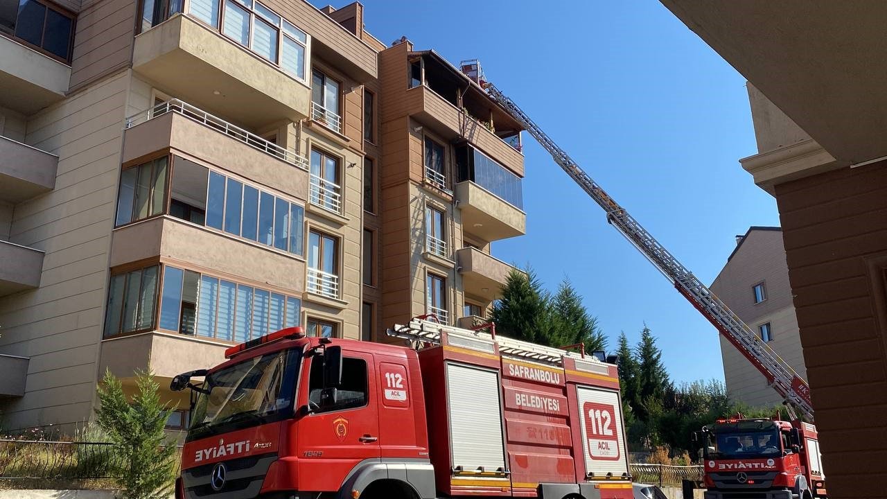 Çatı katında çıkan yangın söndürüldü