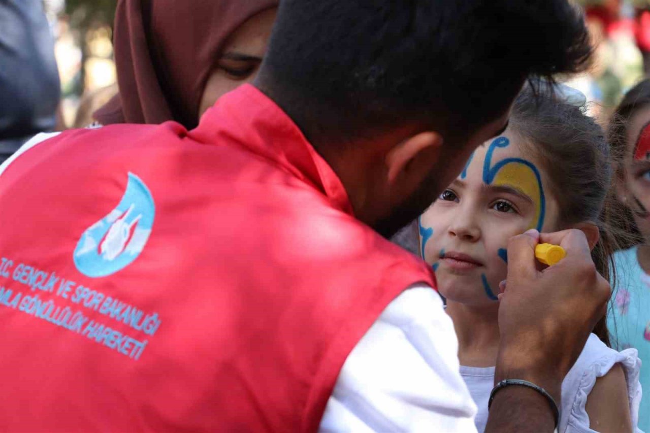 Karaman’da çocuklar, “Damla Gönüllülük Hareketi” projesi ile doyasıya eğlendi