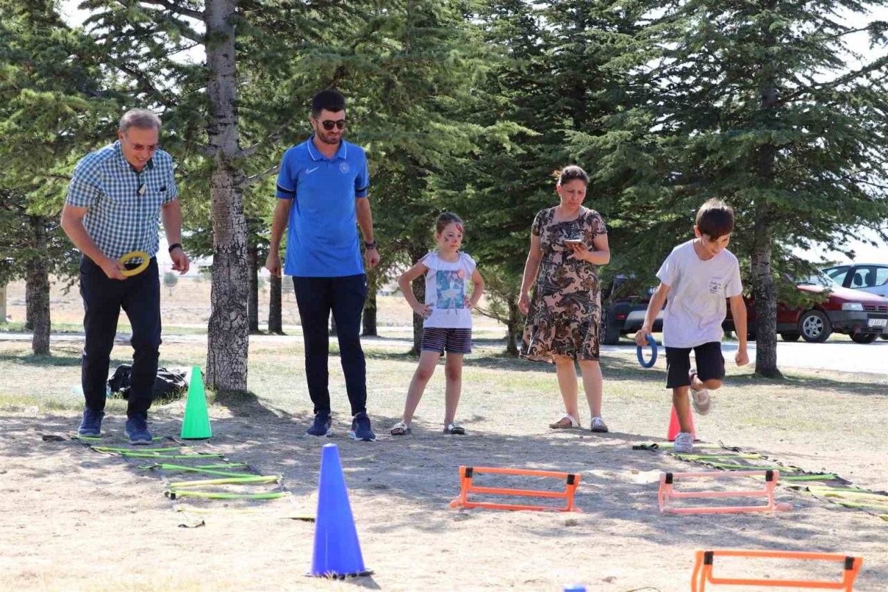 Karaman’da çocuklar, “Damla Gönüllülük Hareketi” projesi ile doyasıya eğlendi