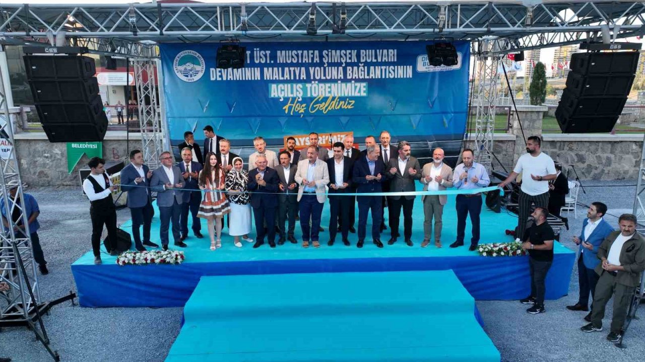 Büyükşehir’in 92 milyon TL’lik yoluna muhteşem açılış