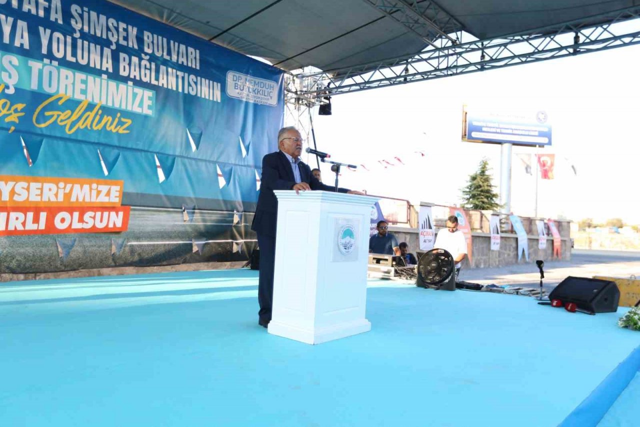 Büyükşehir’in 92 milyon TL’lik yoluna muhteşem açılış