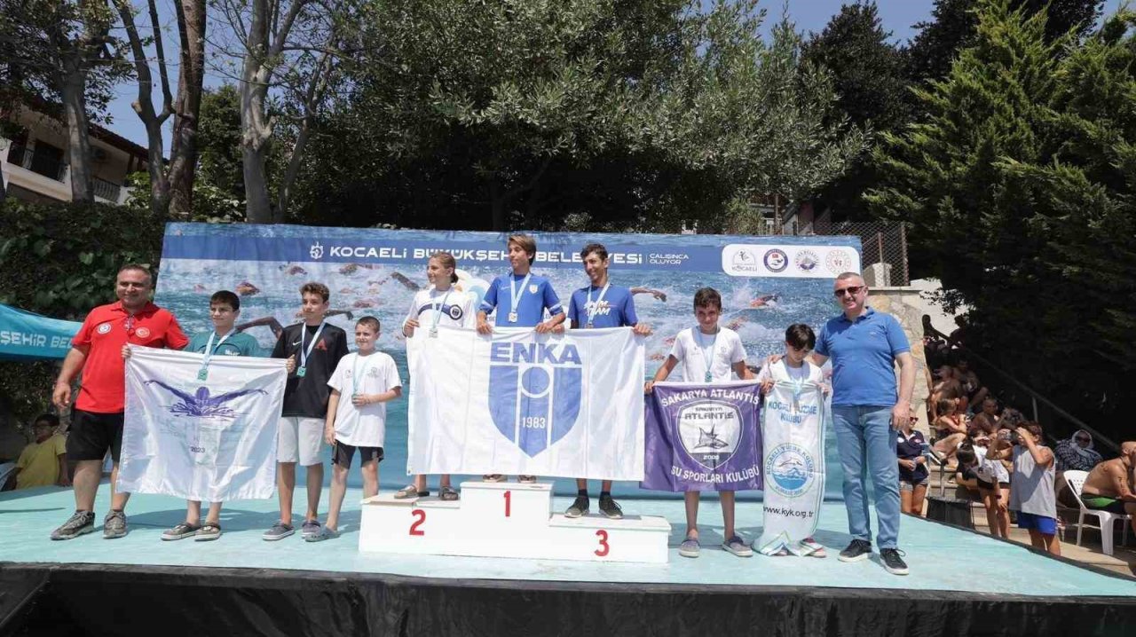 Türkiye şampiyonası için Kocaeli’de kulaç attılar