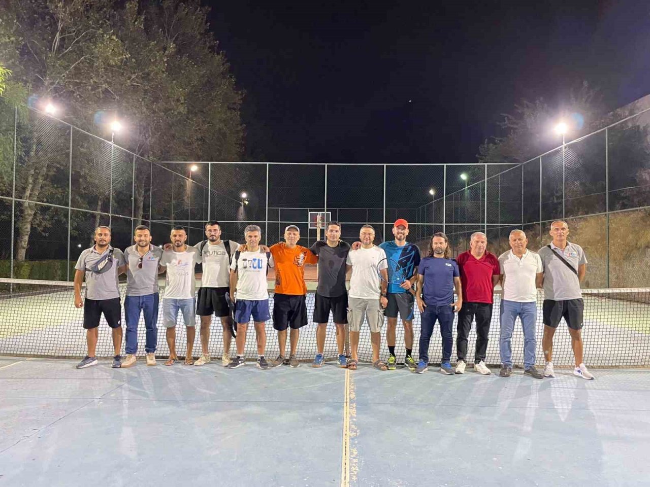 Tenis turnuvası Selçuk Kılıç kazandı.