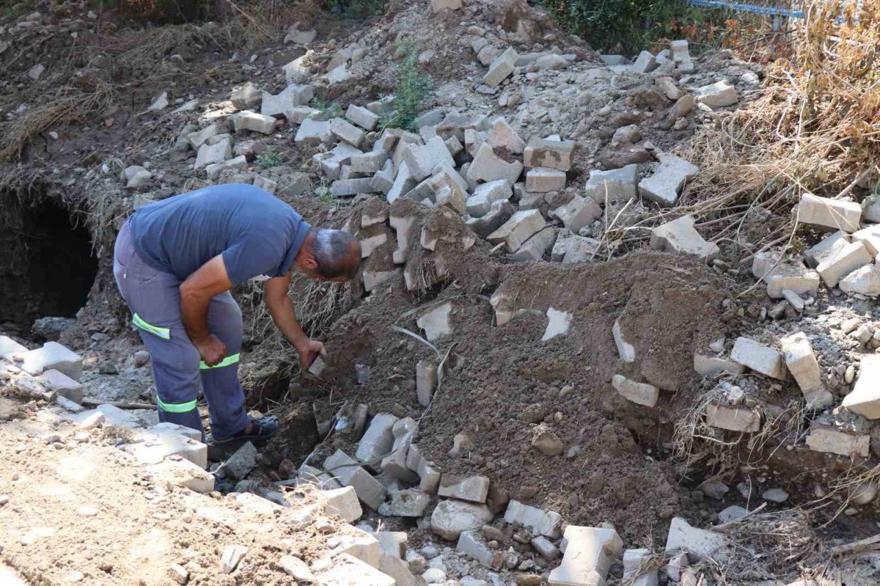 Nazilli Belediyesi selden etkilenen mahallelerde detaylı çalışmalarını sürdürüyor