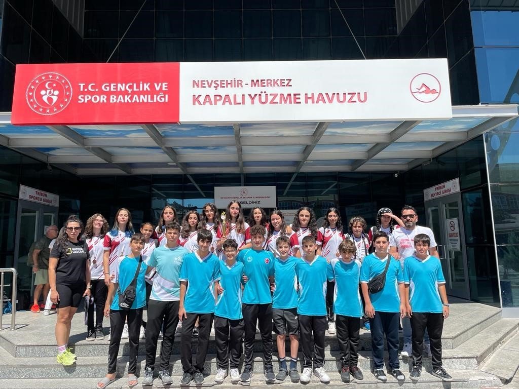 Elazığ takımı su topunda Türkiye 4.’sü oldu