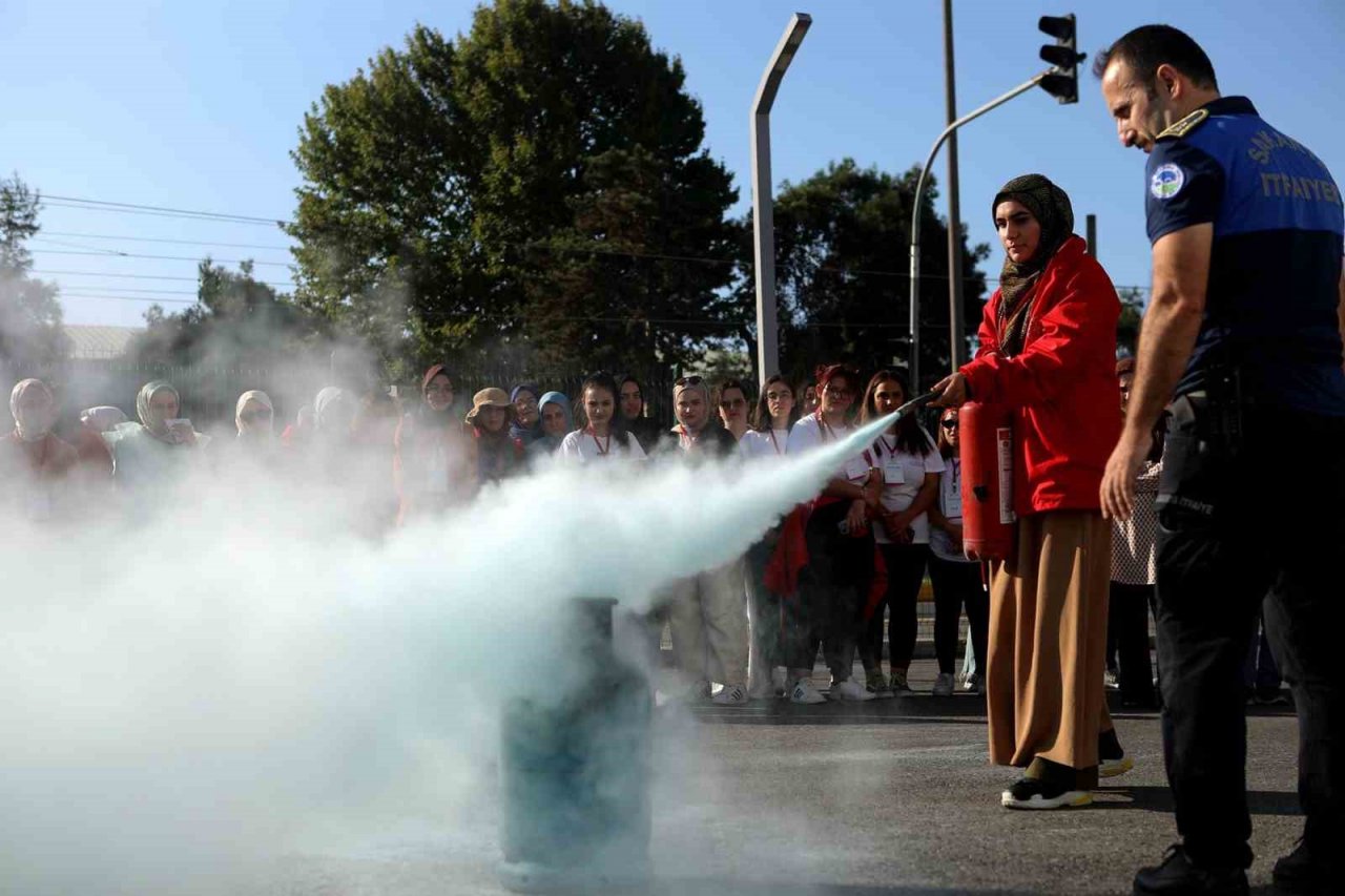Isparta’dan gelen 40 gönüllüye yangın eğitimi verildi