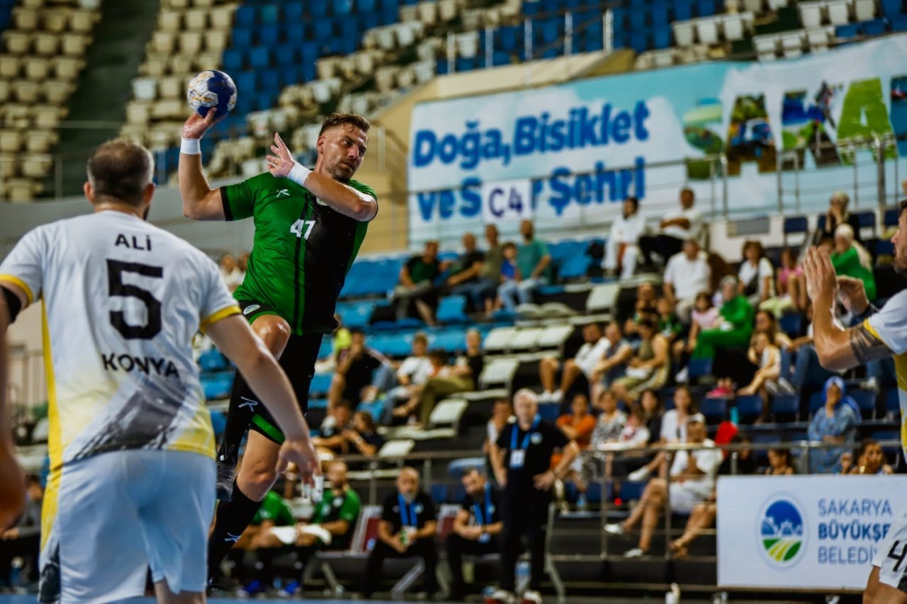 Sakarya Büyükşehir hentbol sezona galibiyetle başladı