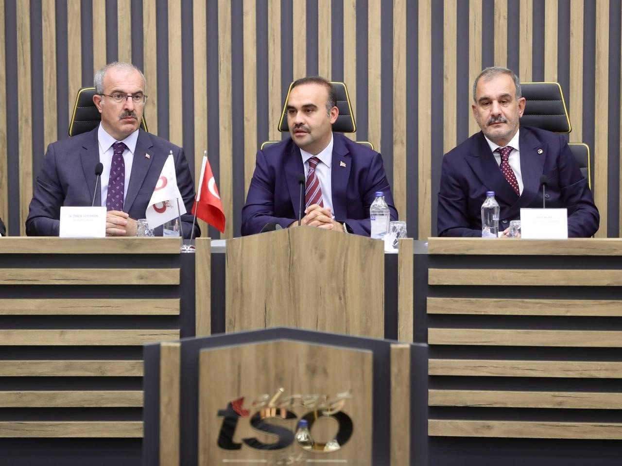 Bakan Kacır, iş dünyası ile bir araya geldi