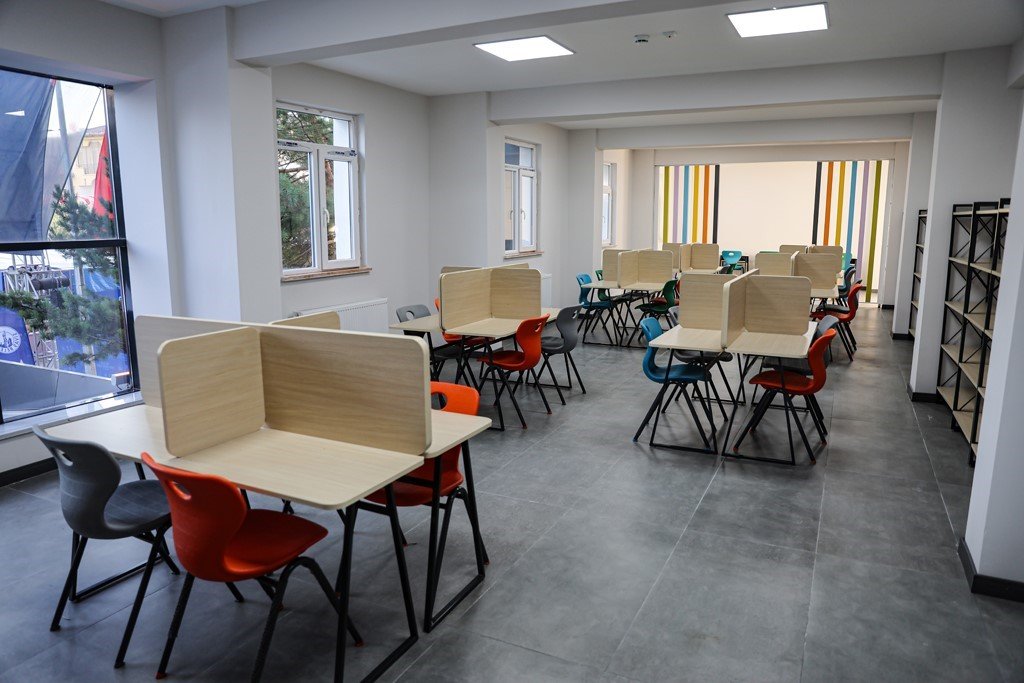 Salih Aşık Gençlik Merkezi hizmete açıldı