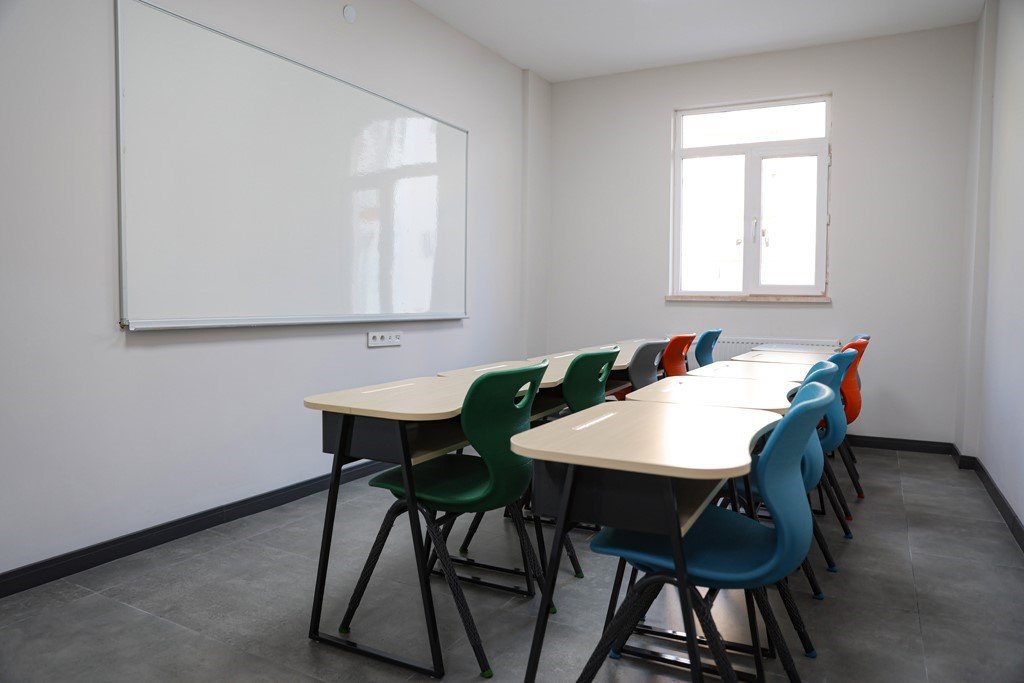 Salih Aşık Gençlik Merkezi hizmete açıldı