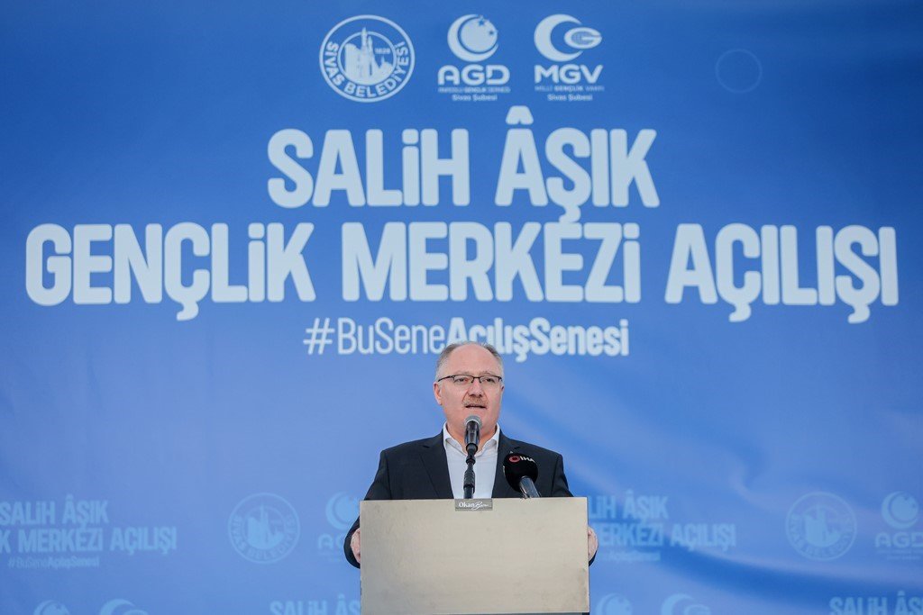 Salih Aşık Gençlik Merkezi hizmete açıldı