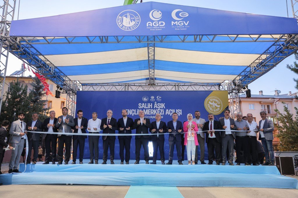 Salih Aşık Gençlik Merkezi hizmete açıldı
