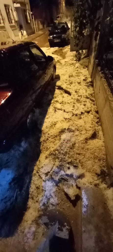 Uşak’ta dolu yağışı etkili oldu