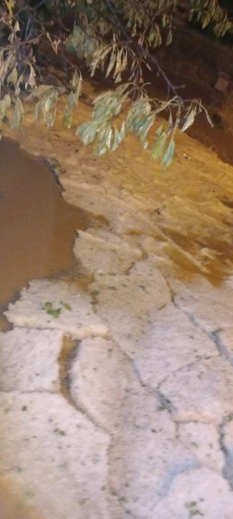 Uşak’ta dolu yağışı etkili oldu