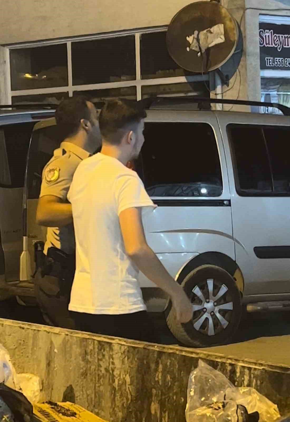 Zonguldak’ta iki grup arasında yumruklu kavga cep telefonu kamerasında