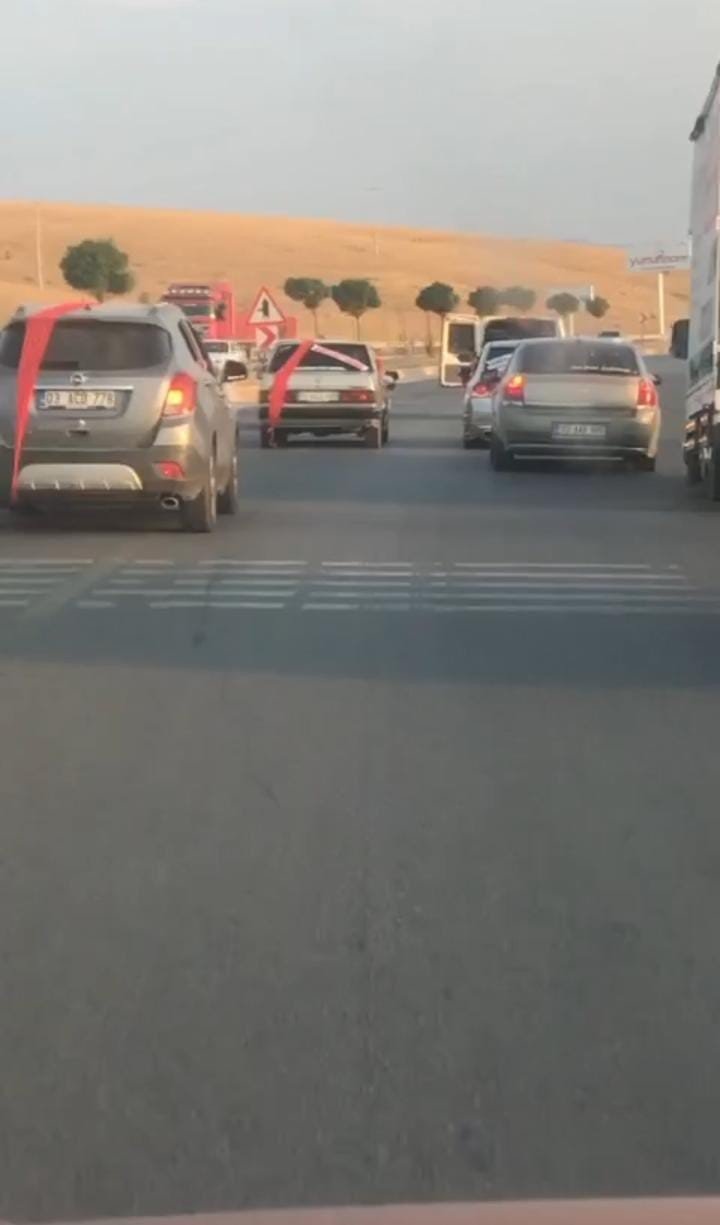 Eğlence adı altında yapılan trafik magandalığı amatör kamerada