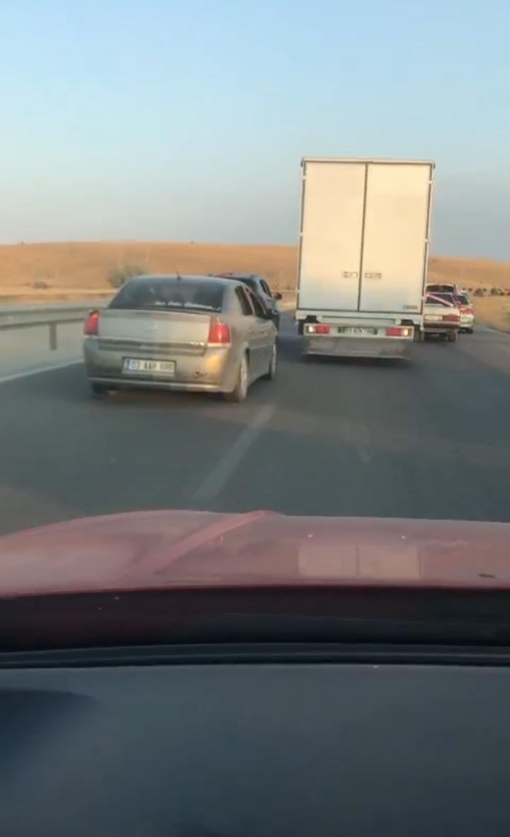 Eğlence adı altında yapılan trafik magandalığı amatör kamerada