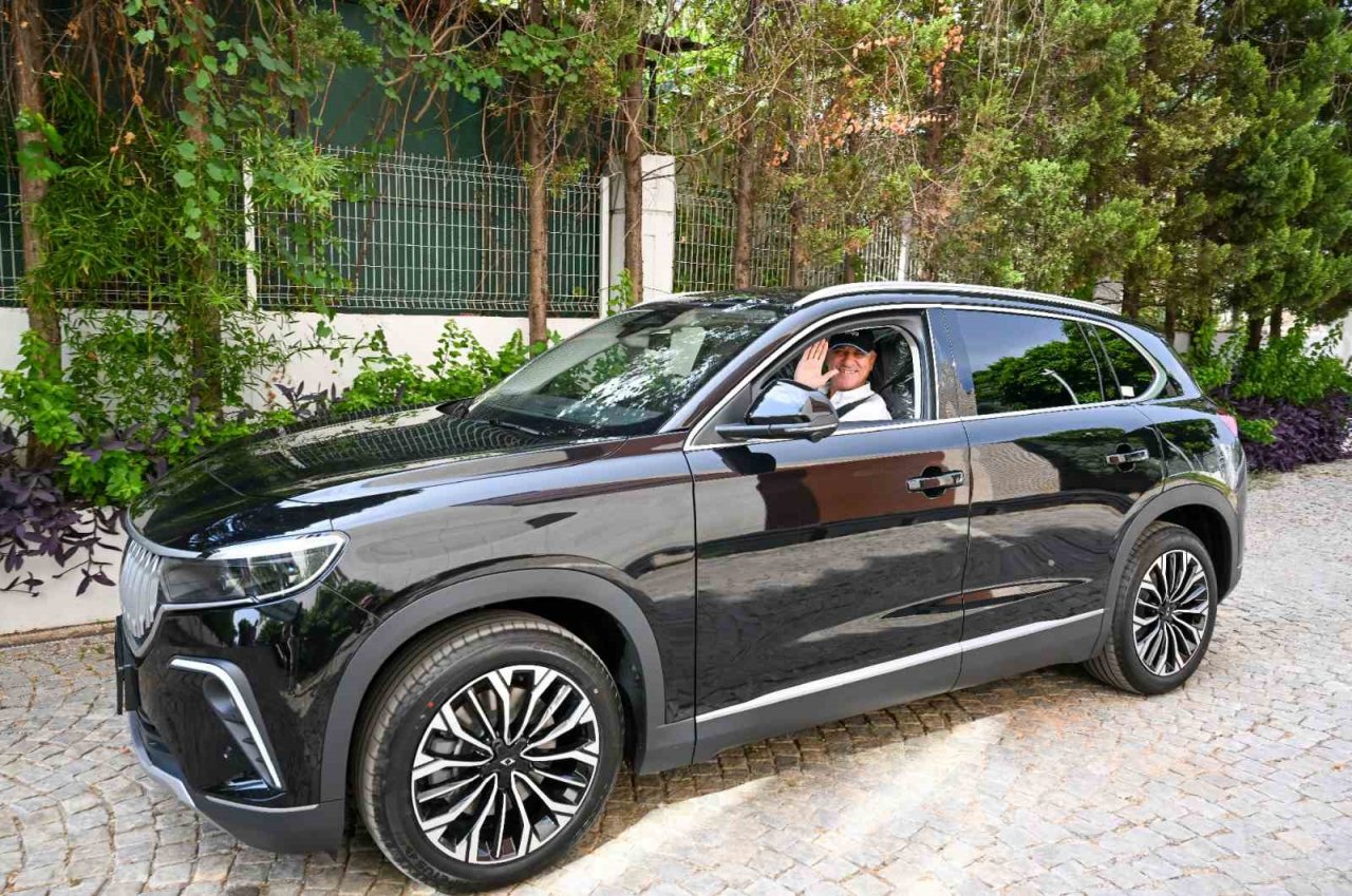 ATSO, Türkiye’nin ilk yerli otomobili Togg’u teslim aldı