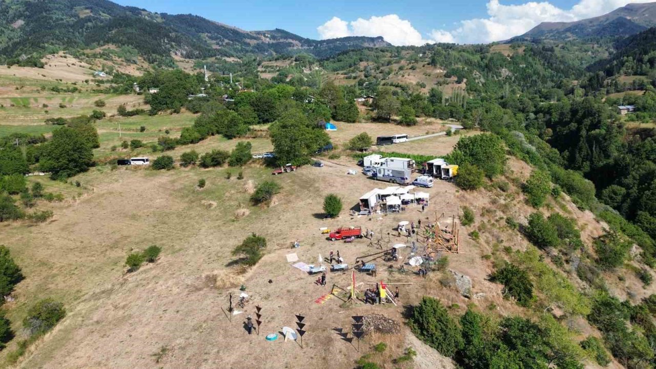 Burası Meksika değil Ardanuç’un Aydın köyü